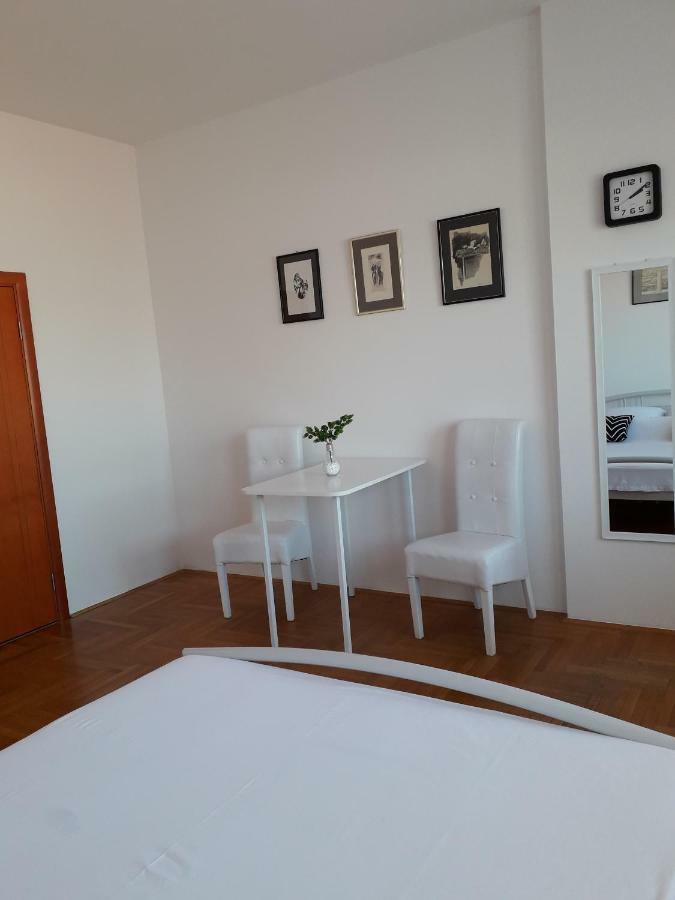 Apartman Dunja Ns 2 Novi Sad Eksteriør billede