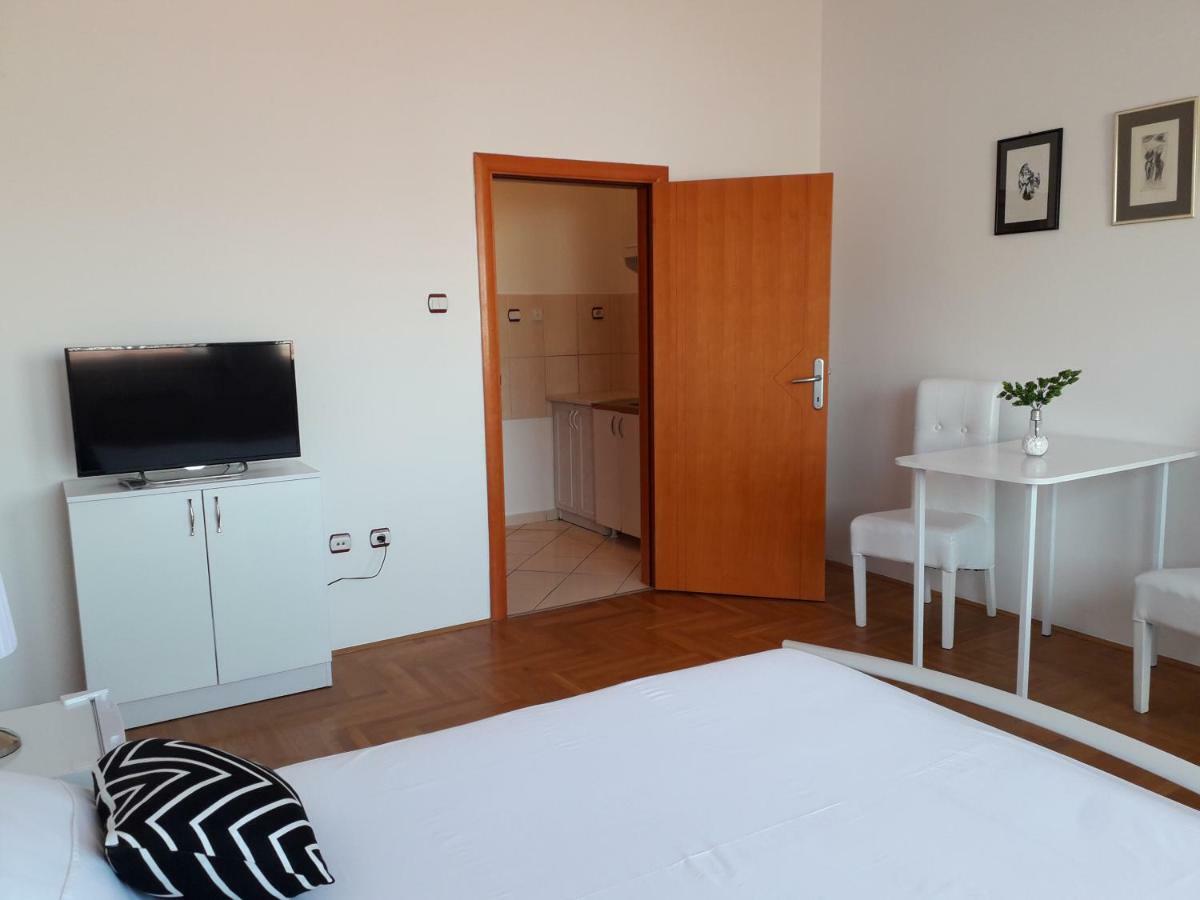 Apartman Dunja Ns 2 Novi Sad Eksteriør billede