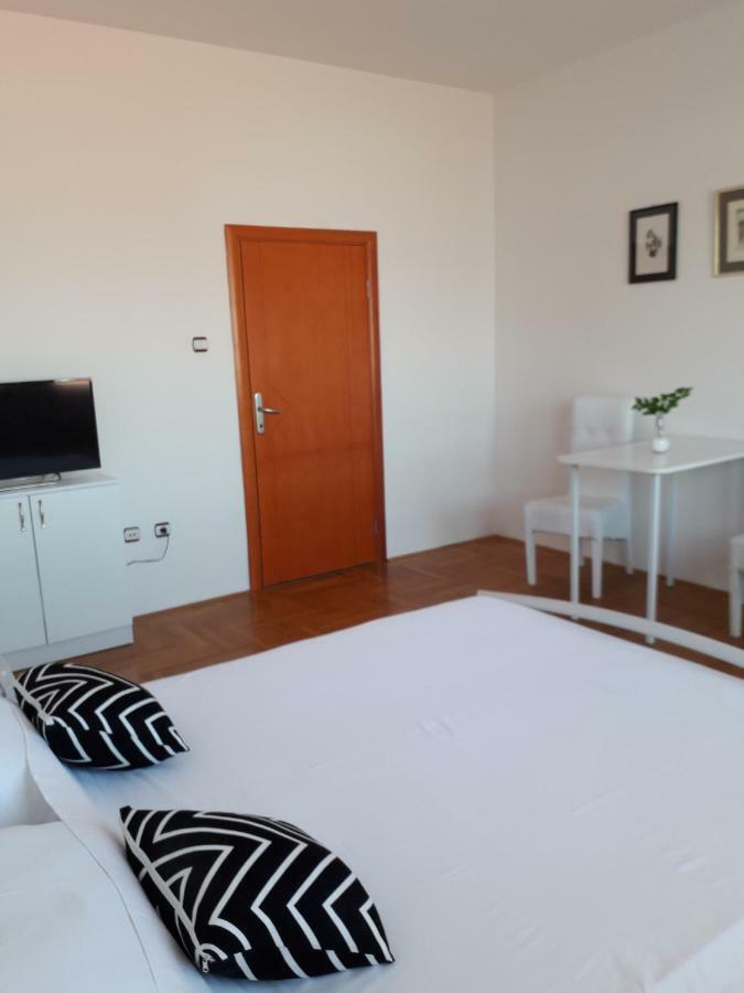 Apartman Dunja Ns 2 Novi Sad Eksteriør billede