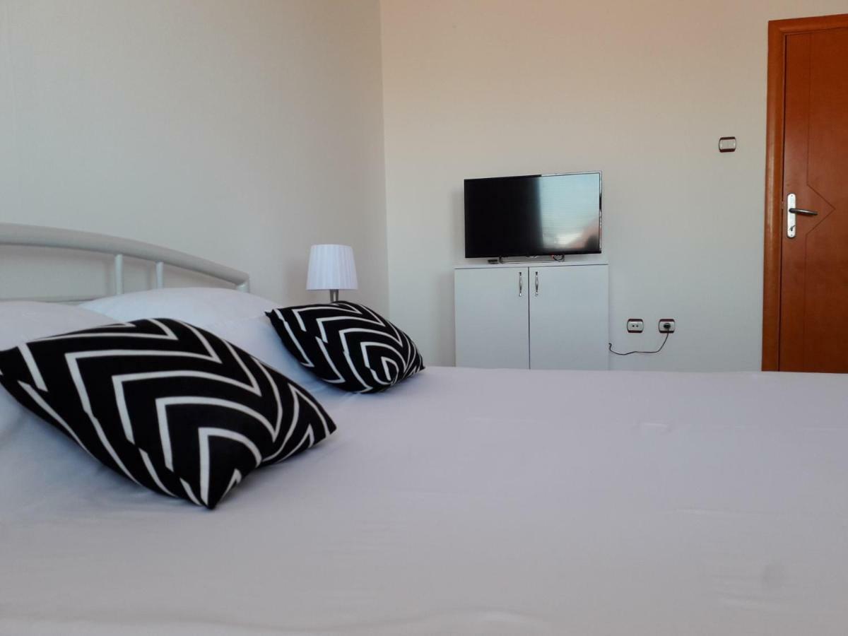 Apartman Dunja Ns 2 Novi Sad Eksteriør billede