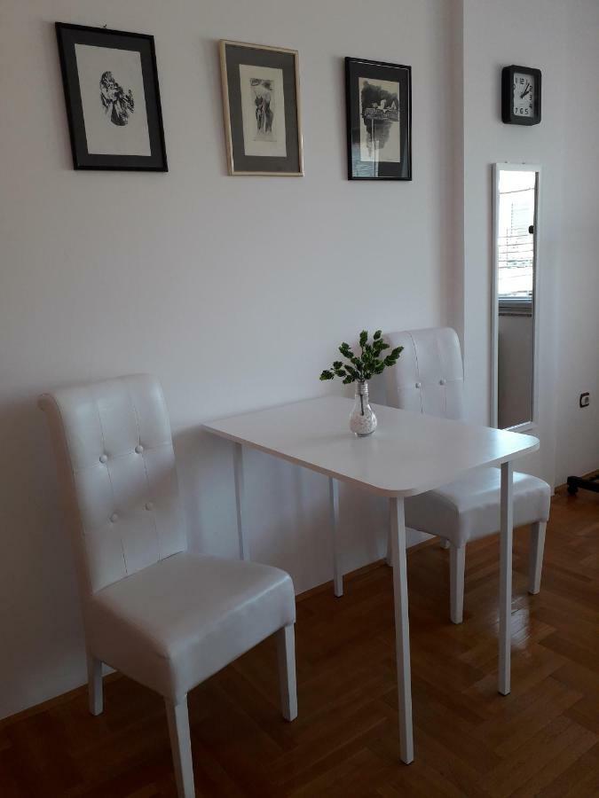 Apartman Dunja Ns 2 Novi Sad Eksteriør billede