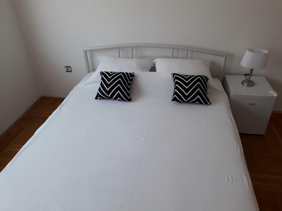 Apartman Dunja Ns 2 Novi Sad Eksteriør billede