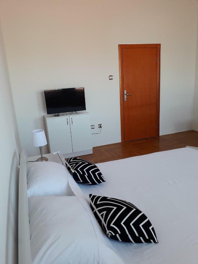 Apartman Dunja Ns 2 Novi Sad Eksteriør billede